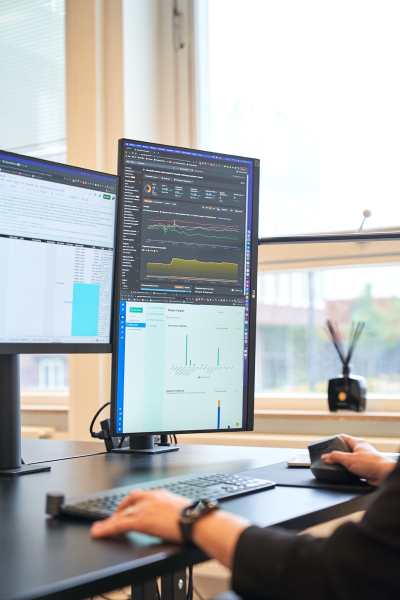 SEO dashboards on the Hatless monitors